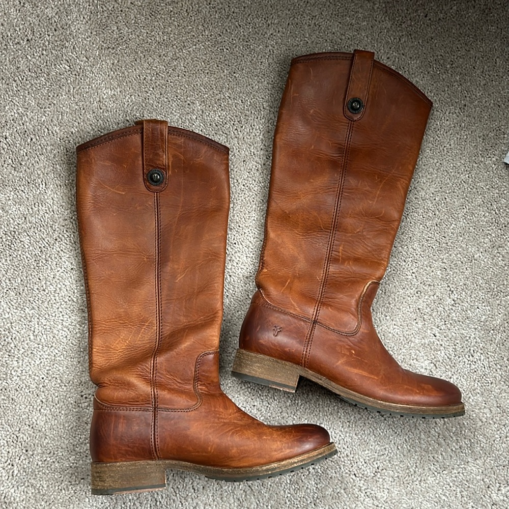 FRYE Women’s Melissa Button Lug Sole Boots